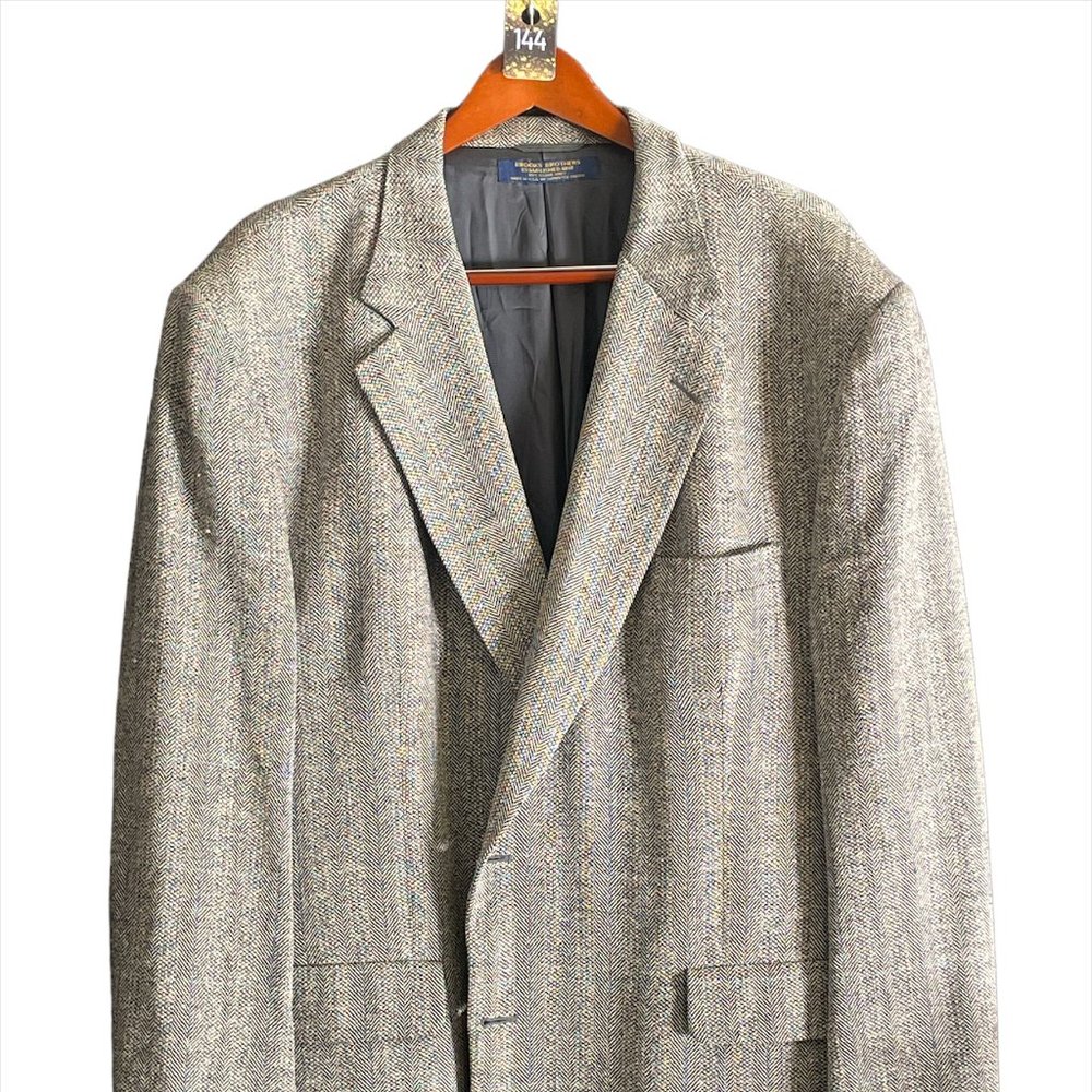Brooks Brothers. 50L.
